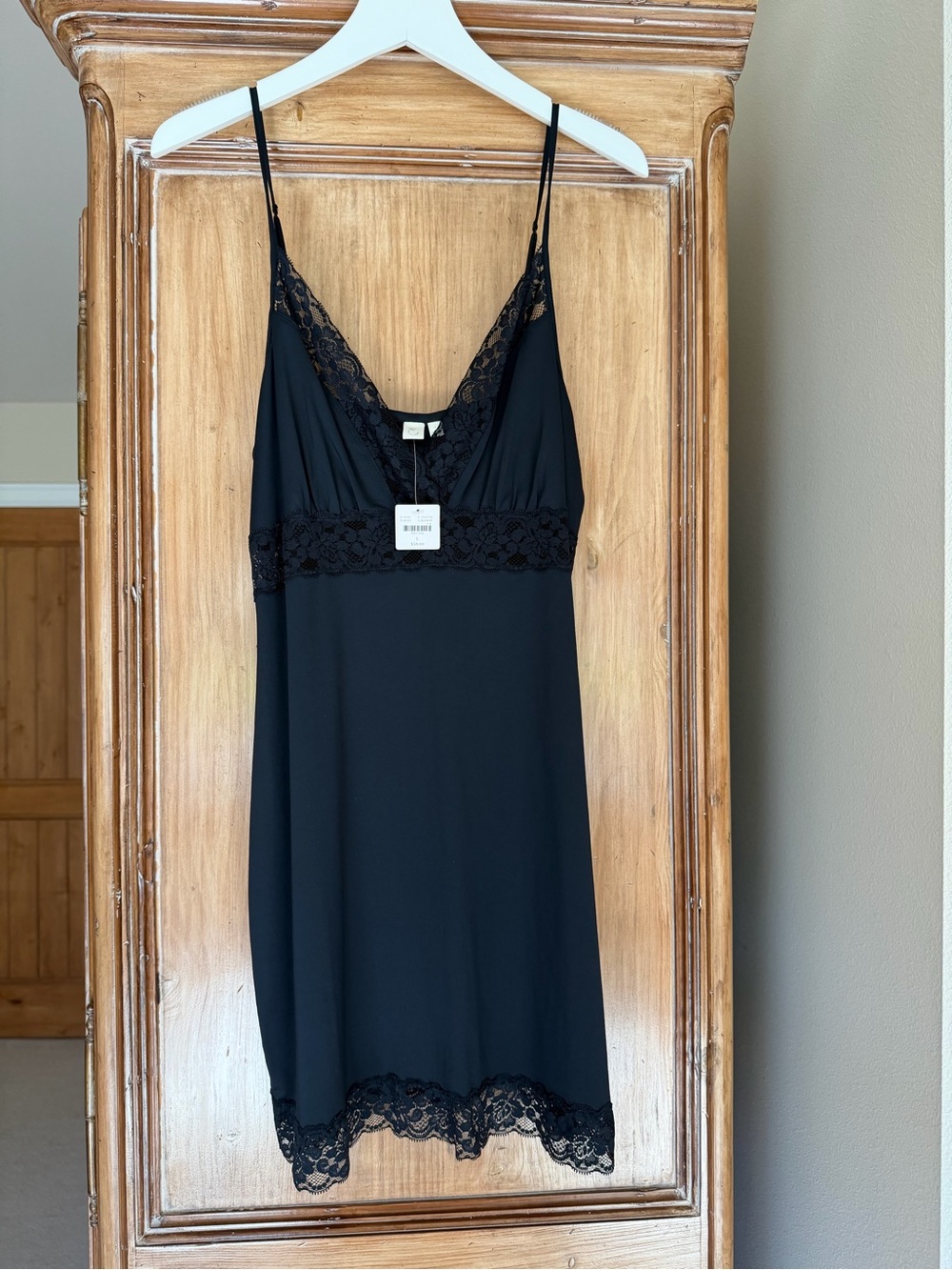 NWT Anthropologie Emma Slip size Large